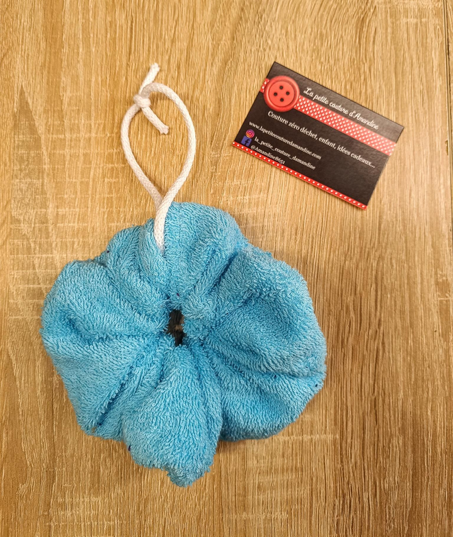 Fleur de douche turquoise 