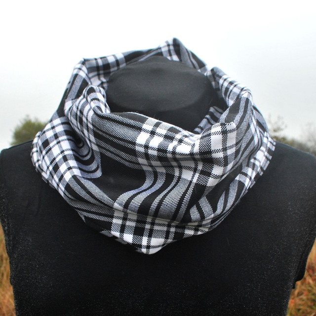 Maxi tour de cou Menzies Black and White