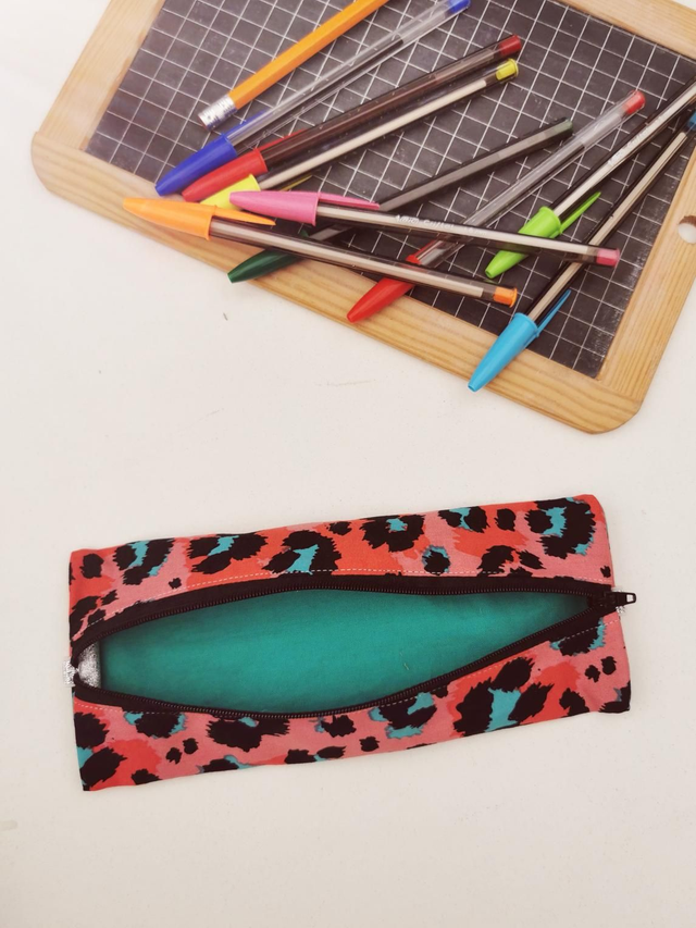 Trousse élastique léopard rose