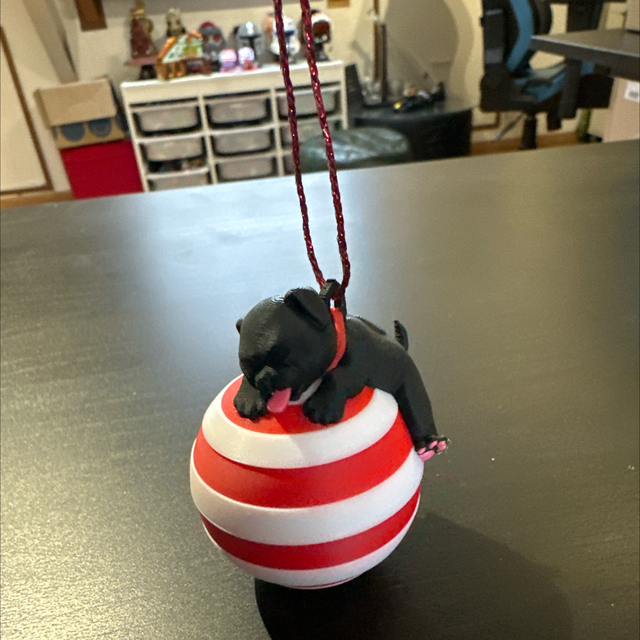 Kerstbal slapende hond