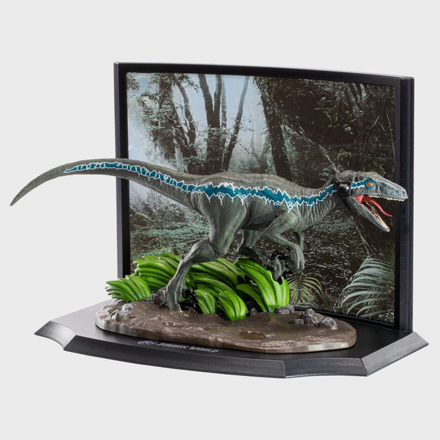 Jurassic Park: Raptor Recon Blue Noble Collection Figure