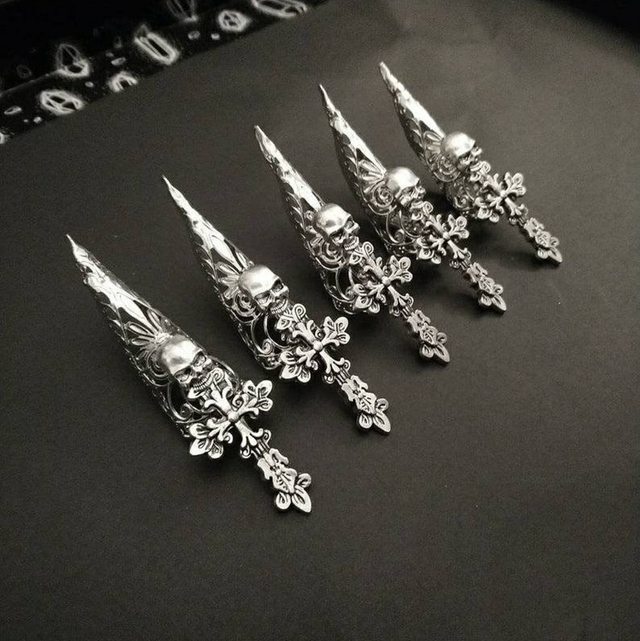 Sacrament nail claws 