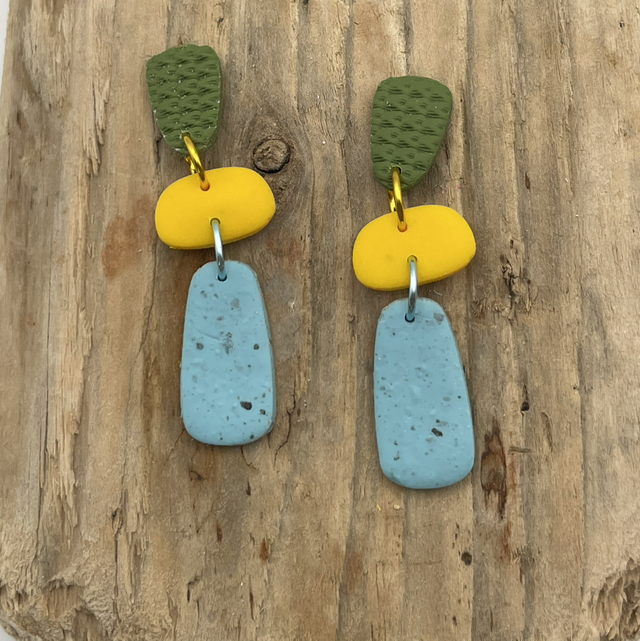 Green, yellow & blue pebbles