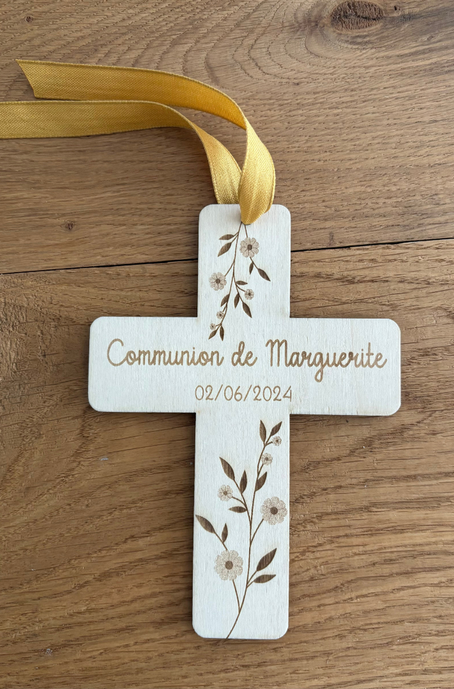 Croix en bois Marguerite - Personnalisable