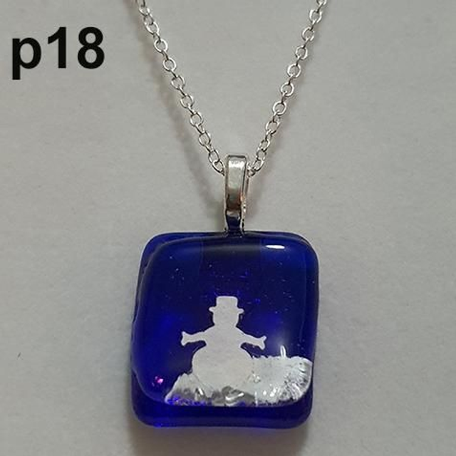 White snowman on blue glass pendant &amp; chain p18