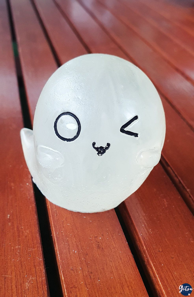 Statuette de fantôme blanc transparent