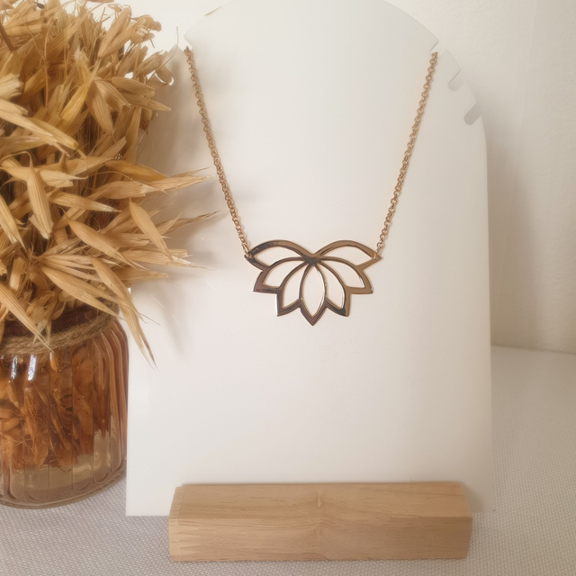 Collier LOTUS