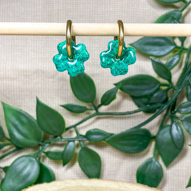 Minis fleurs vertes à paillettes 