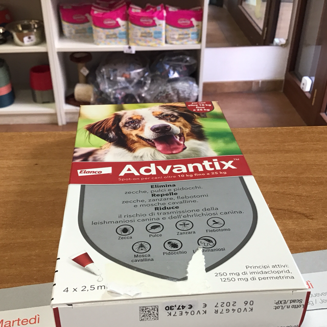 ADVANTIX SPOT ON PER CANI ELIMINA PULCI ZECCHE E PIDOCCHI TAGLIA MEDIA 10 FINO A 25 KG 4007221046448