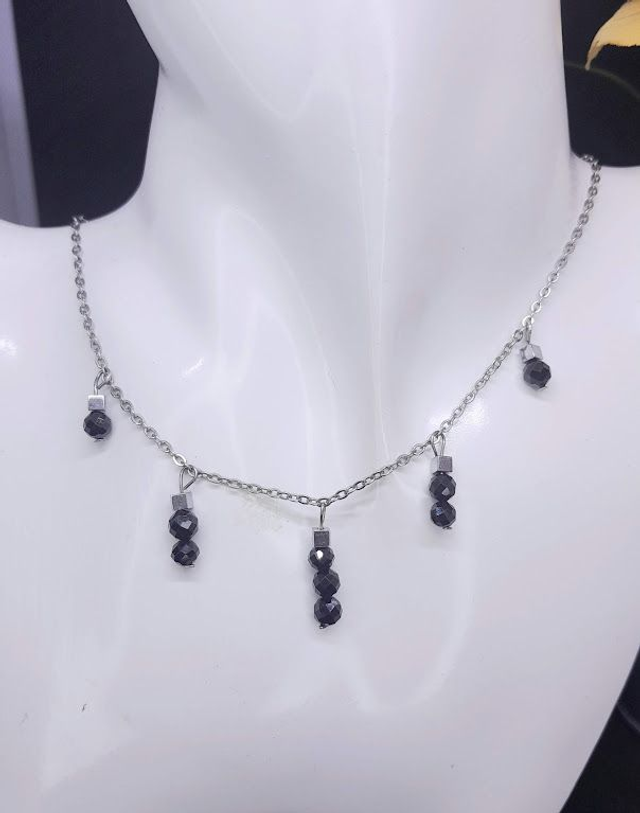 Collier spinelle noire 45 cm réglable