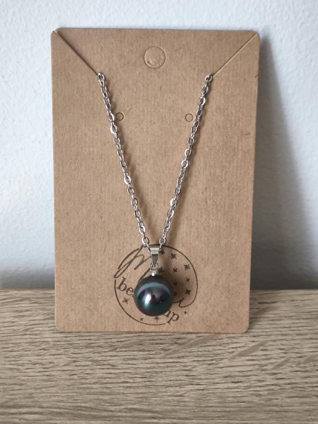 Collier Perle de Majorque Gris Anthracite – Bijou Femme en Acier Inoxydable et Argent