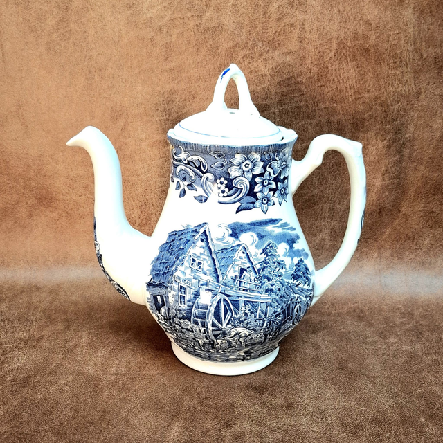 Royal Tudor Ware - verzamelwaardige Engelse ironstone theepot