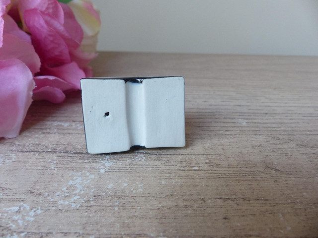 Miniature figurine porcelaine Hibou savant sur livre, Fève Hibou intelligent, connaissance, cadeau étudiant, professeur, rentrée des classes