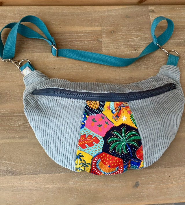 Sac banane velours bleu clair