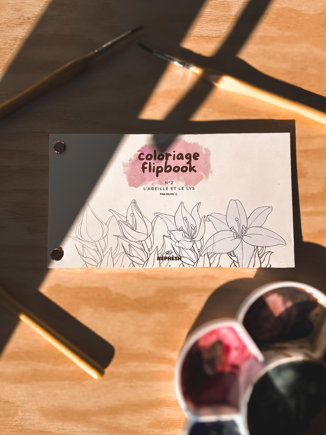 Coloriage Flipbook fait à la main- L'abeille et le Lys