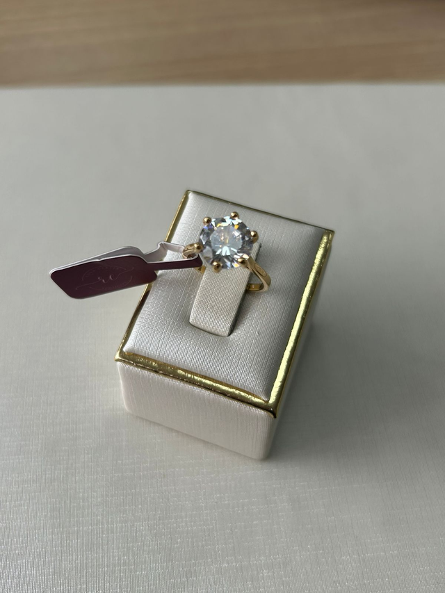 ANEL SOLITÁRIO LISO PEDRA ZIRCÔNIA 6MM BANHADO EM OURO 18K TAM 14