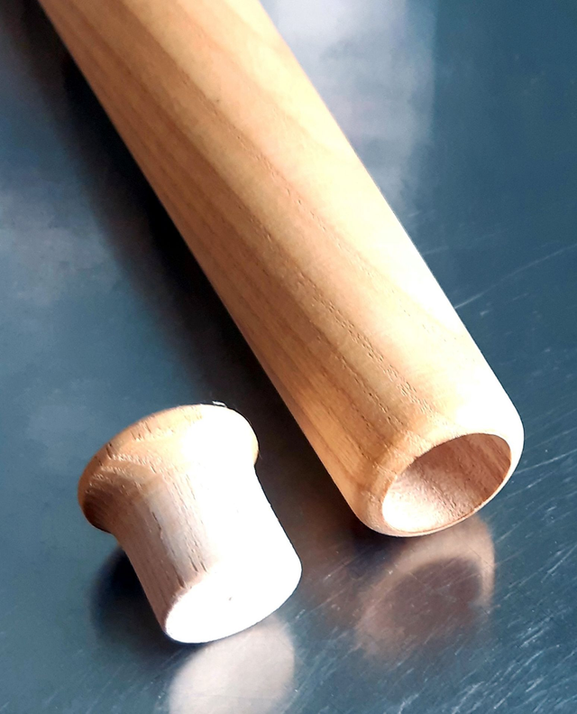 Schnupfpinsel aus Eschenholz, handgedrechselt