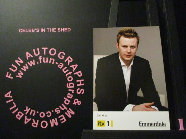 Tom Lister (Carl King) Original Emmerdale Yellow &amp; Black Itv1 Logo Cast Card (1)