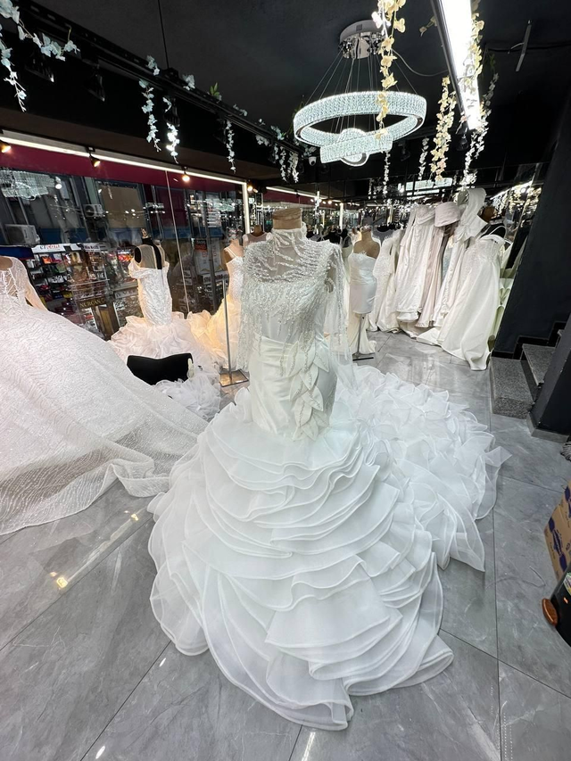 Robe de Mariée Sirène Col montant Satin et Strass / Réf : RMS09