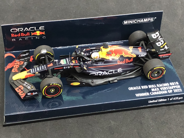 Red Bull RB18 winner GP Canadian M. Verstappen 2022 Minichamps 1:43 Formel 1