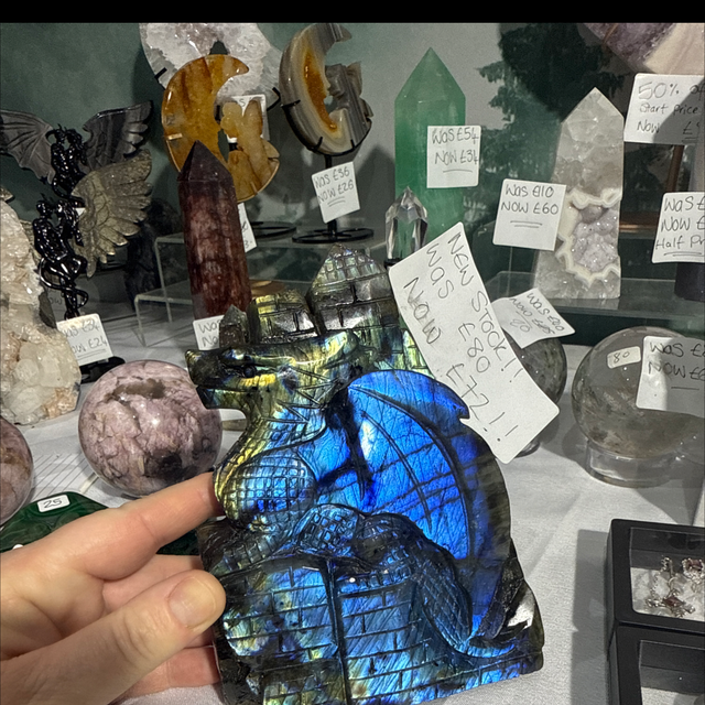 Lab dragon castle carving