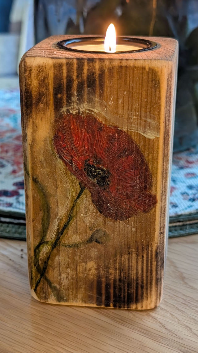Poppy single - Tealight Candle Reclaimed Wood