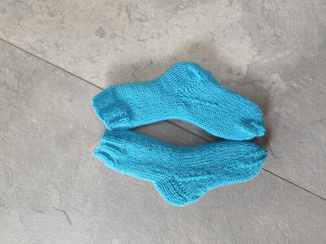 Handgestrickte Socken Größe 62/68