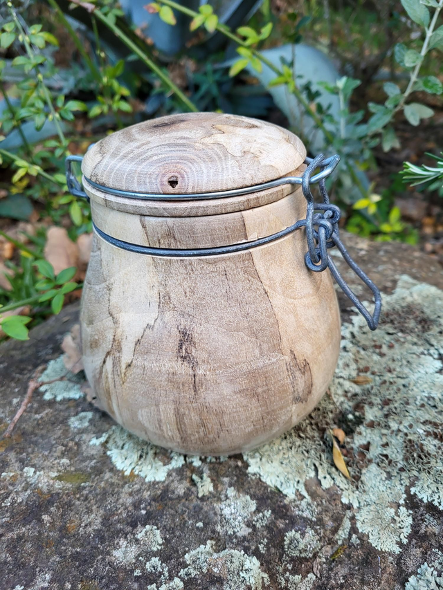 Bocal bois avec fermeture metal