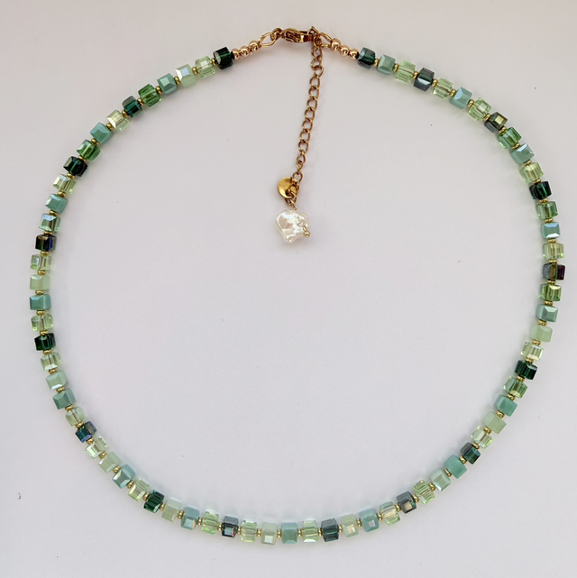 ELARA – Emerald Green & Mint Glass Beaded Necklace