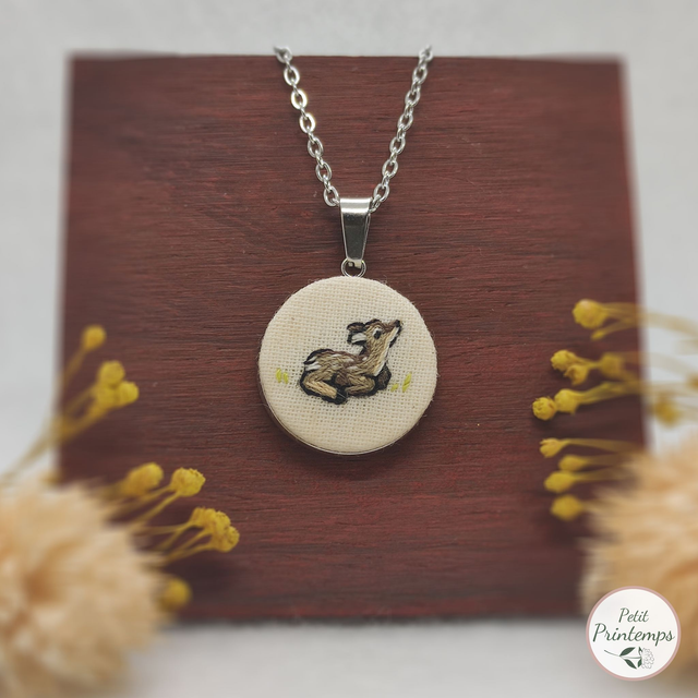 EB Bijoux brodé à motif "Faon"  par Petit Printemps