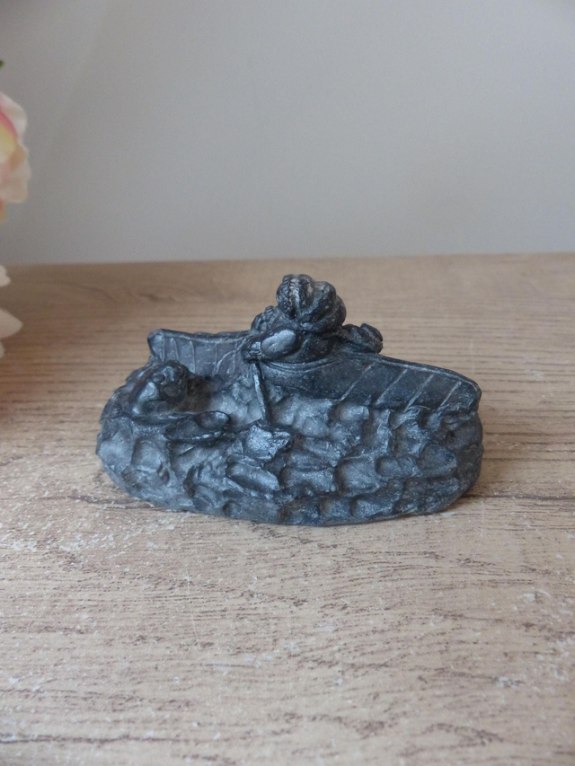 Chasseur de Phoque en Kayak : Sculpture Artisanale en Pierre de Savon du Canada, Collection Art inuit