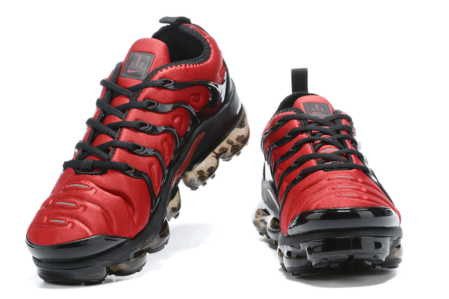 Nike Vapor Max Plus, red-black