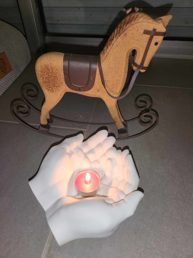 Plateau / Vide poche en Jesmonite : mains