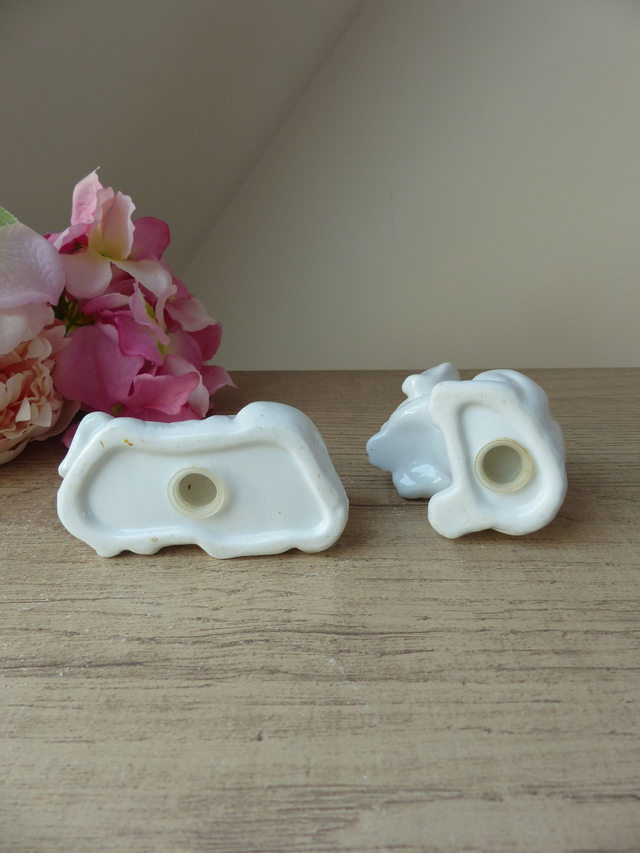 Vintage Salière et Poivrière, couple de chiens en céramique blanche, décor cuisine années 1970 - 80