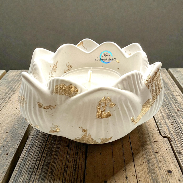 Teelichthalter Lotus weiß/Blattgold