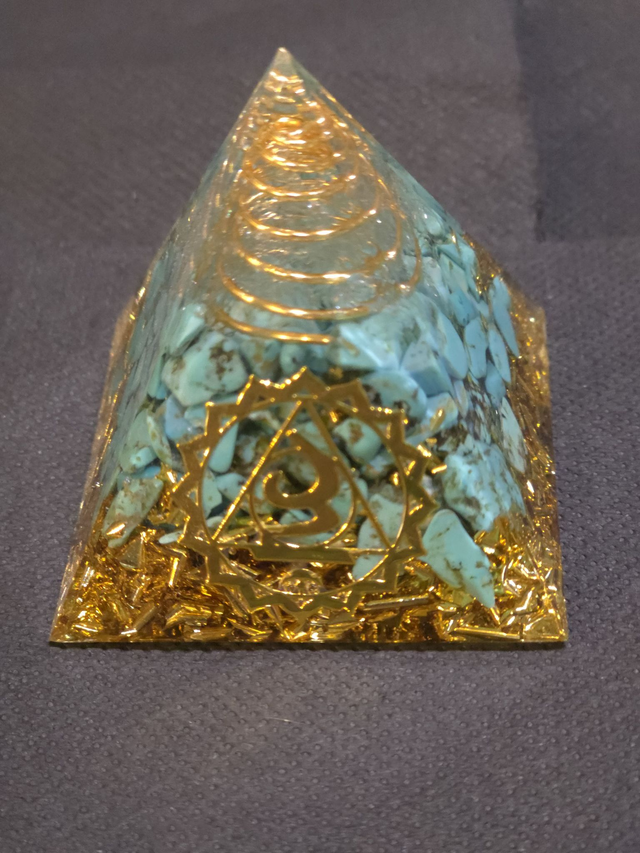 Orgonite Turquoise 6 cm chakra