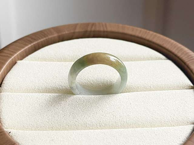 Bague en jade (54) - HS714