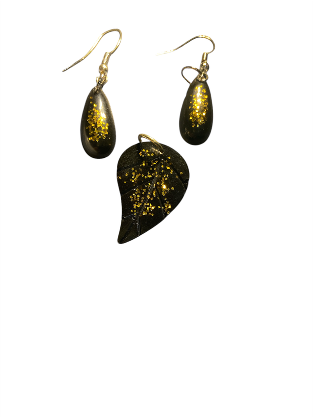 Boucle d&#039;oreilles &amp; pendentif  