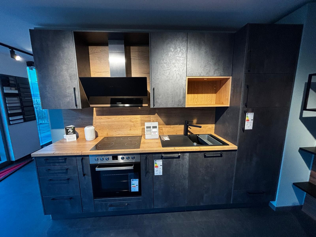 Häcker Küchenzeile Musterabverkauf incl. Hitech Geräte