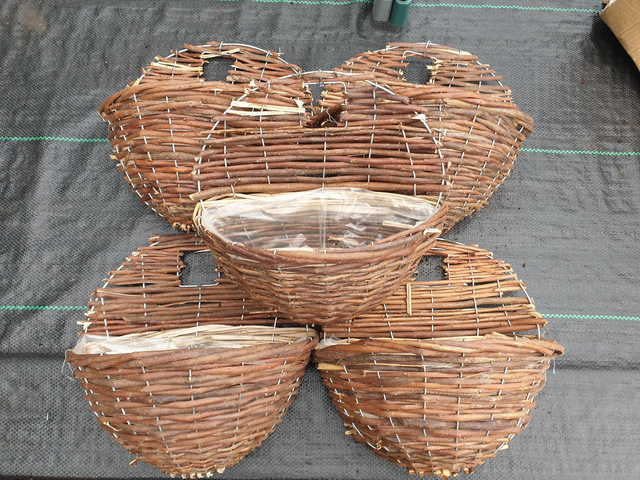 BULK BUY! Only £3.50 each X5 Small Willow Wicker Wall Basket - 10" Half Moon Basket