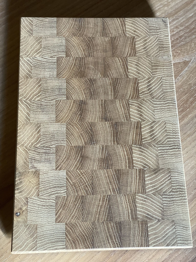 Planche à découper en bois de bout (chêne)