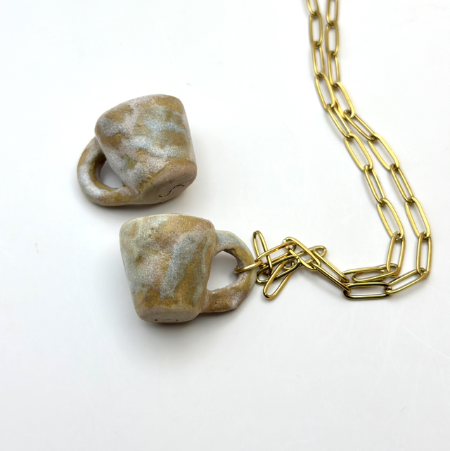 Collier tasse en céramique à glaçure rose et bleu – Chaîne en acier inoxydable doré