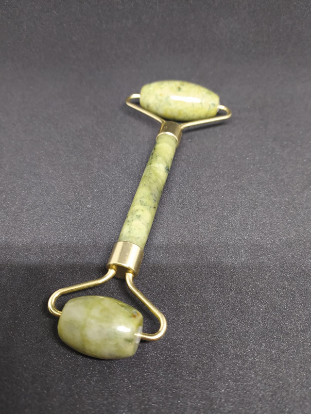 Rouleau de massage en jade