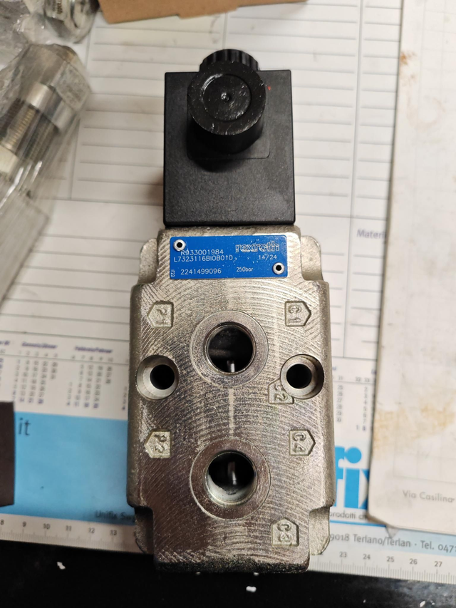 Selettore 6 vie 12 DC codice r933001984