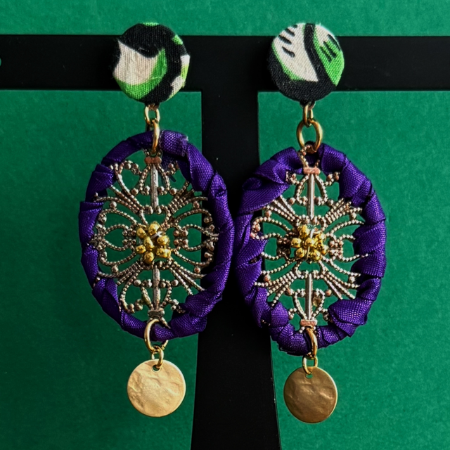 Boucle d’oreille longue dentelle 