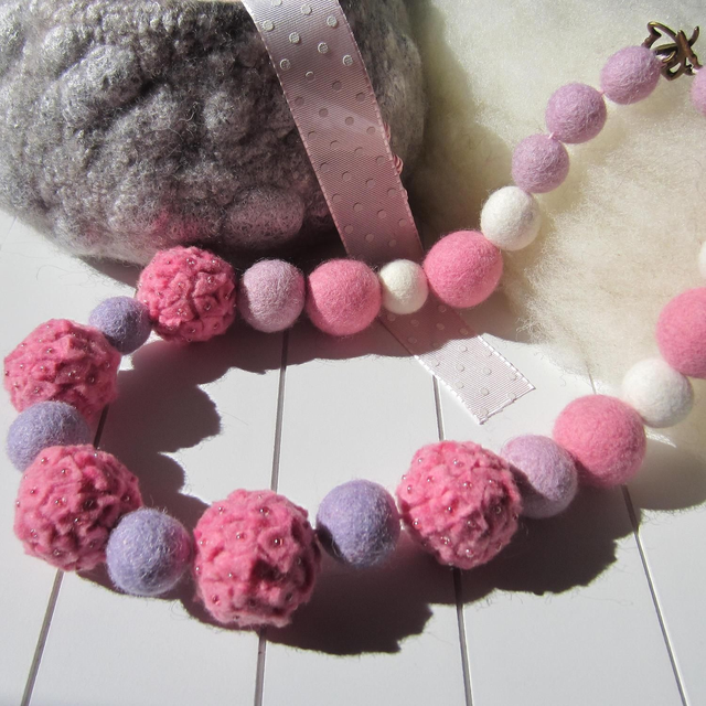 Collana in feltro di lana merino