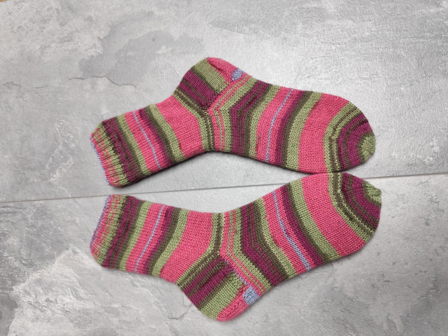 Handgestrickte Socken Größe 32/33