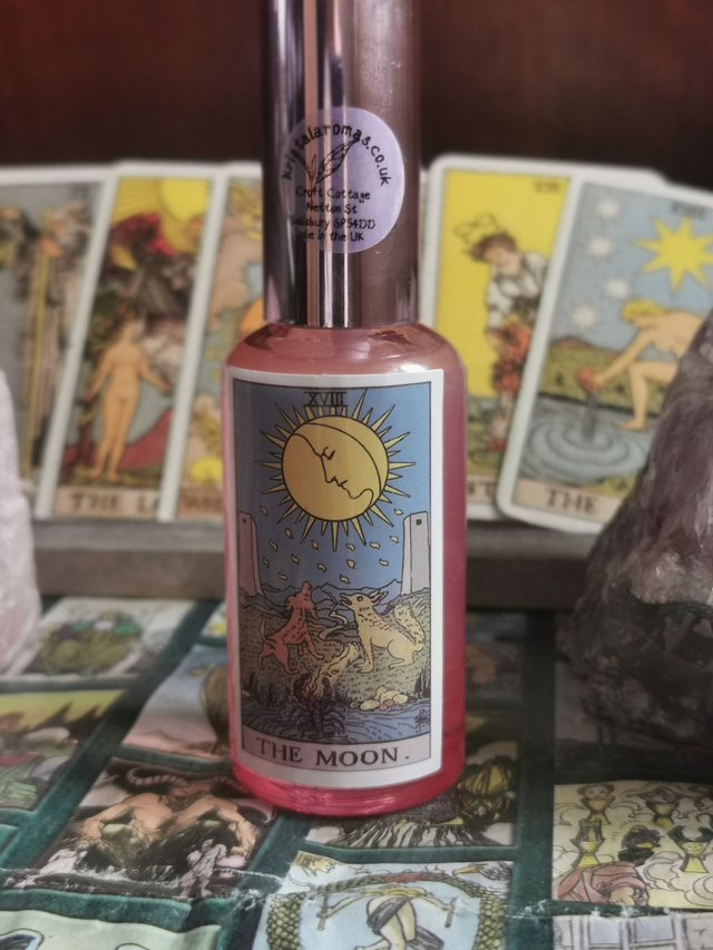 Aura Spray Tarot (THE MOON).  50ml. WITH FREE CRYSTAL