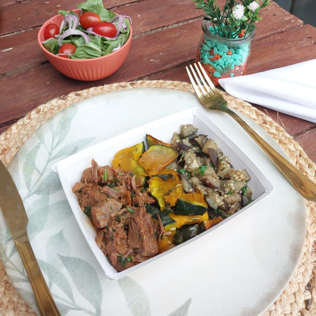 Picadinho de carne + Cabotiá rústica + Berinjela refogada