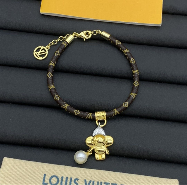Bracelets LV avec coffret 